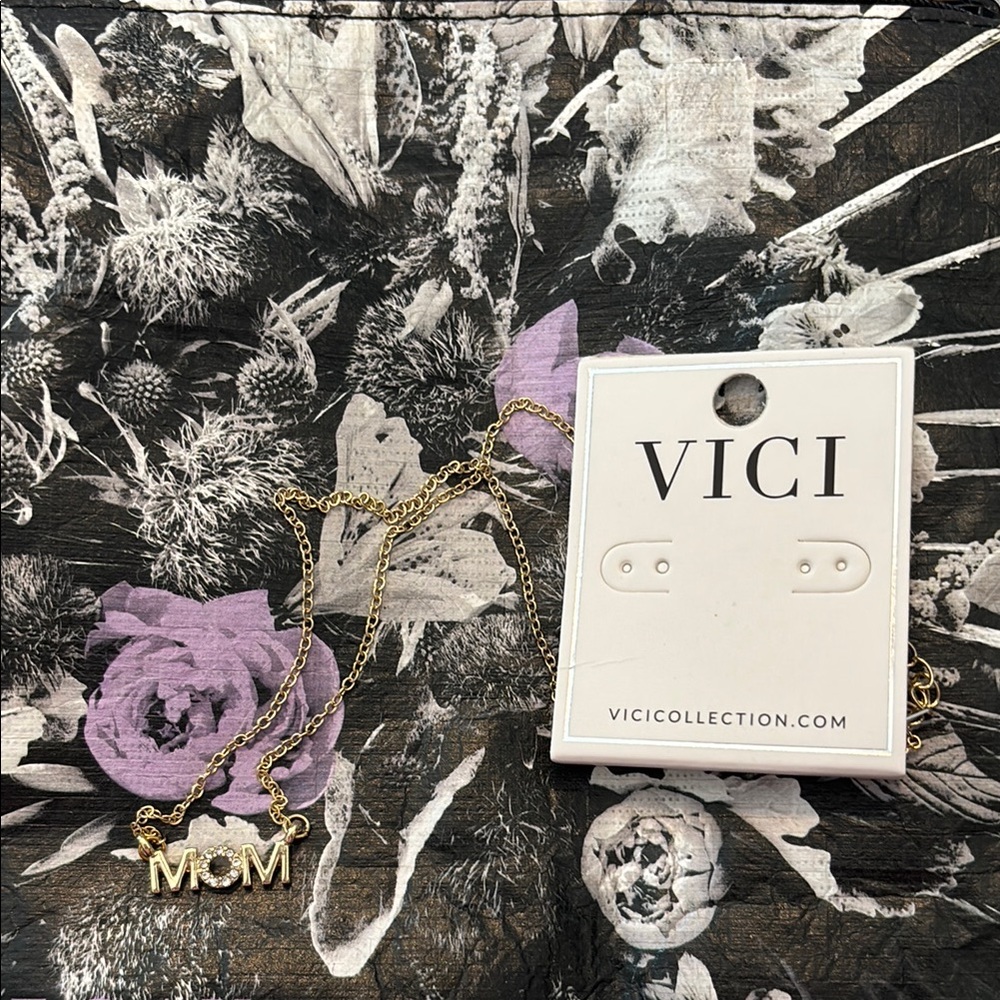Vici Gold 'MOM' Charm Necklace
